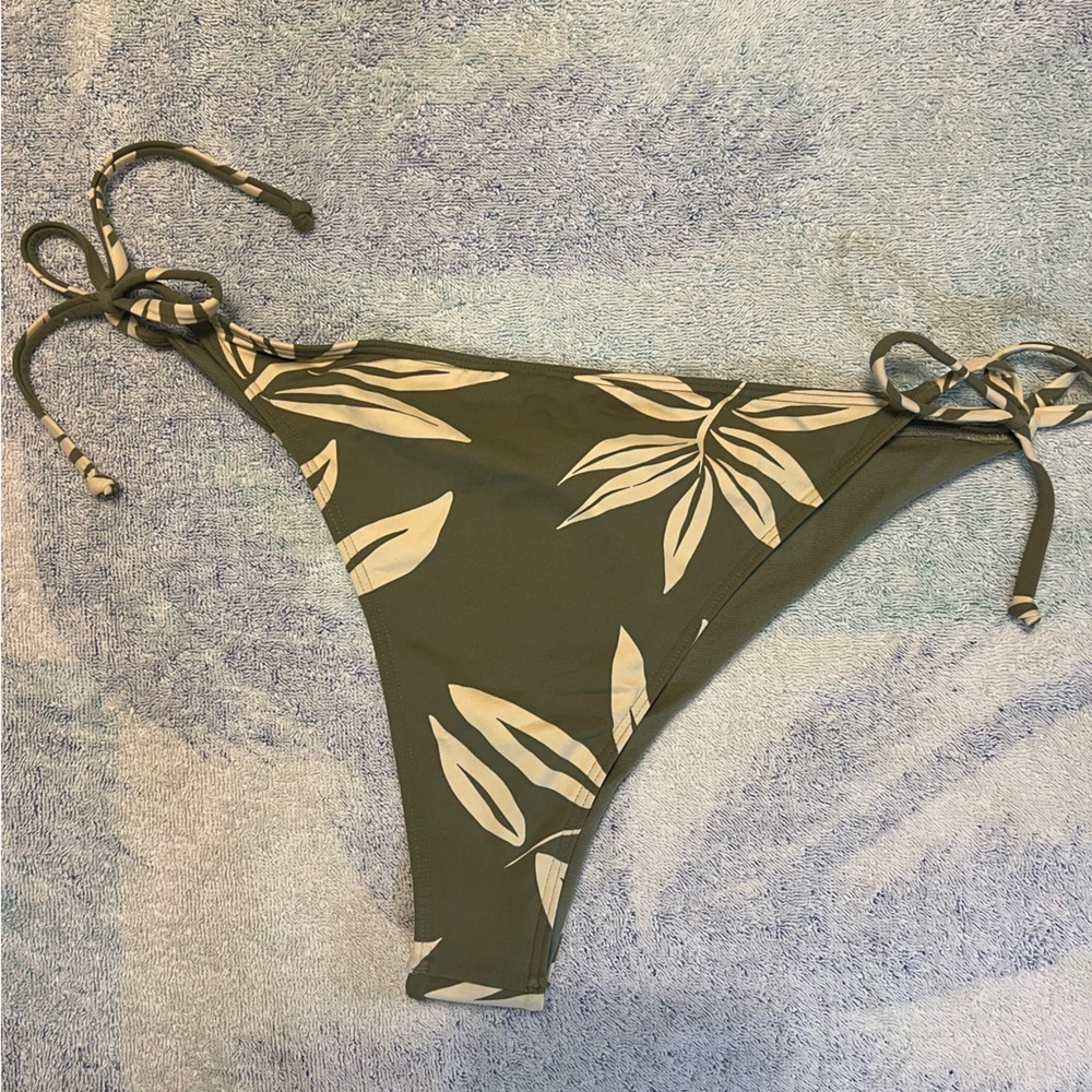 Roxy beach classics tie side cheeky Olive Leaf Print Bikini Bottom size XL